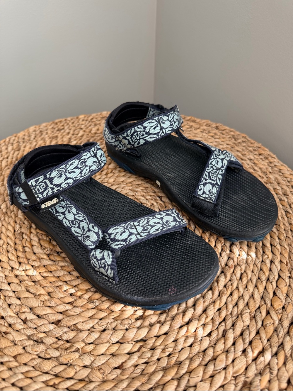 Teva Inversion Blue Hawaiian Hurricane Sandals